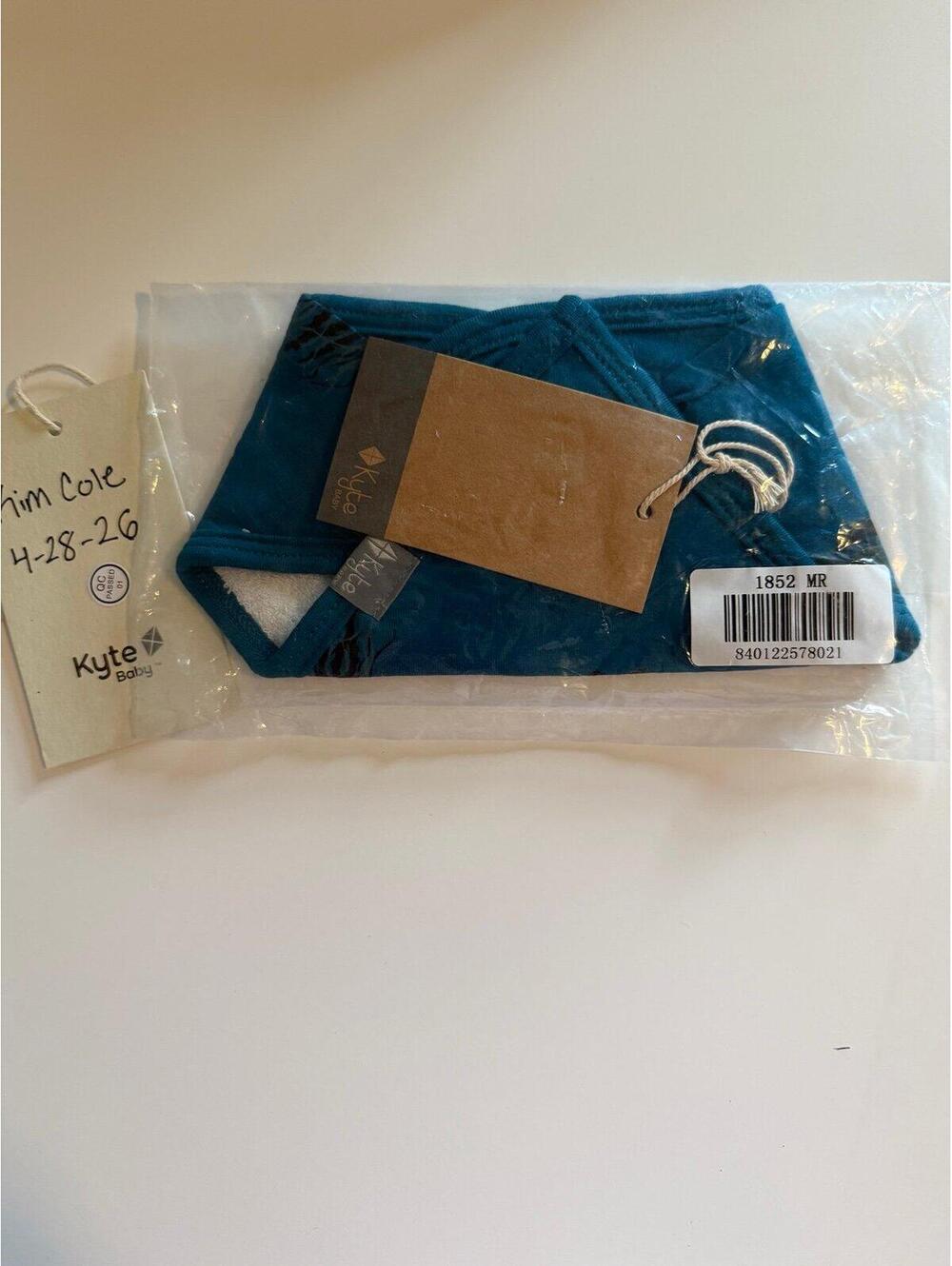 Kyte baby marine bib NIB